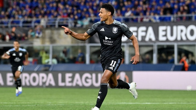 Ollie Watkins tỏa sáng trong màu áo Aston Villa tại Europa League