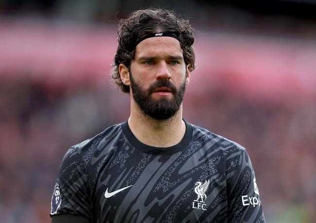Thủ thành Alisson Becker được cho là đã chấp thuận gia nhập Juventus.