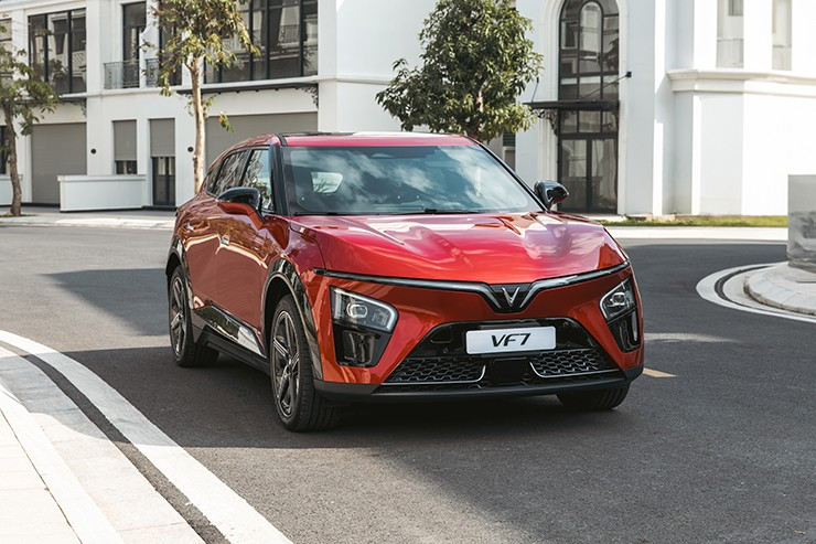 VinFast VF 7 với thiết kế hiện đại tại thị trường Việt Nam