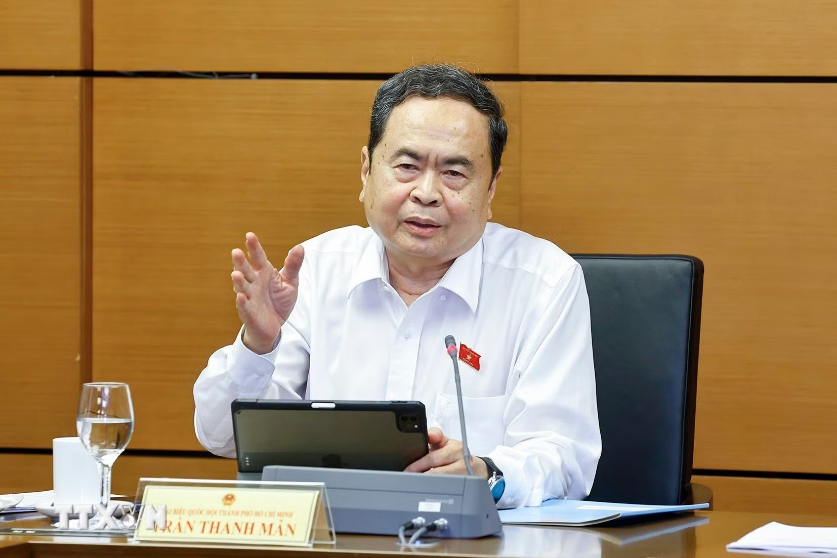 ttxvn-potal-ky-hop-thu-nhat-quoc-hoi-khoa-xvi-thao-luan-tai-to-3-du-an-luat-8688921.jpg