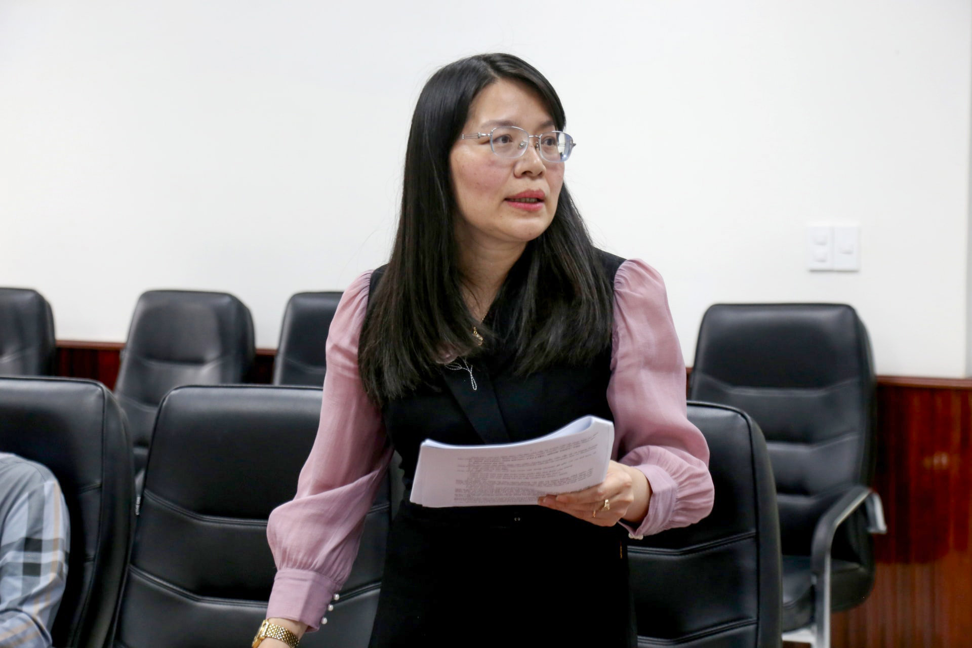 dong-chi-le-thi-tham-pho-hieu-truong-truong-chinh-tri-tinh-lam-dong-neu-y-kien-tai-cuoc-hop(1).jpg