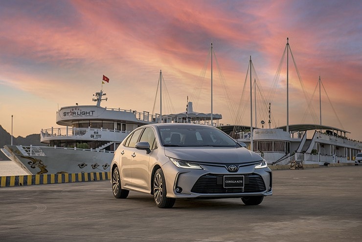 Toyota Corolla Altis 2026 m&agrave;u trắng ngọc trai