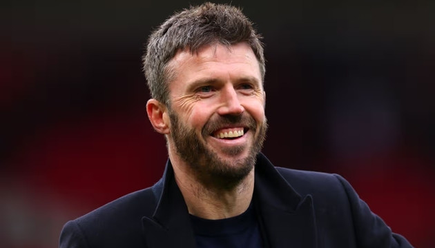 Michael Carrick đang nỗ lực đưa Manchester United trở lại đấu trường Champions League.