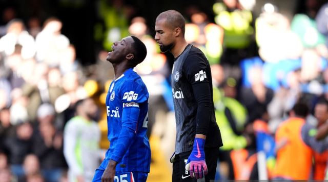 Nỗi thất vọng của các cầu thủ Chelsea sau trận thua đậm trước Manchester City.