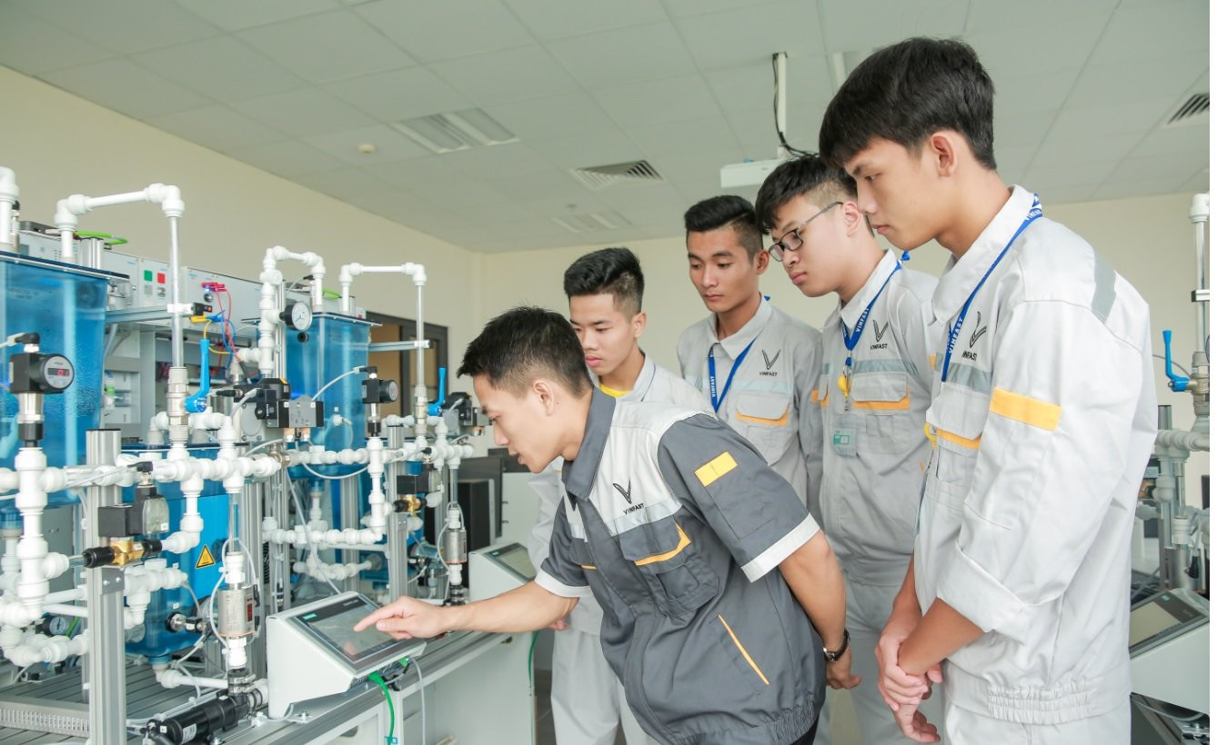 Những điểm mới trong quy định chuẩn nghề nghiệp giáo viên sơ cấp, trung cấp- Ảnh 1.