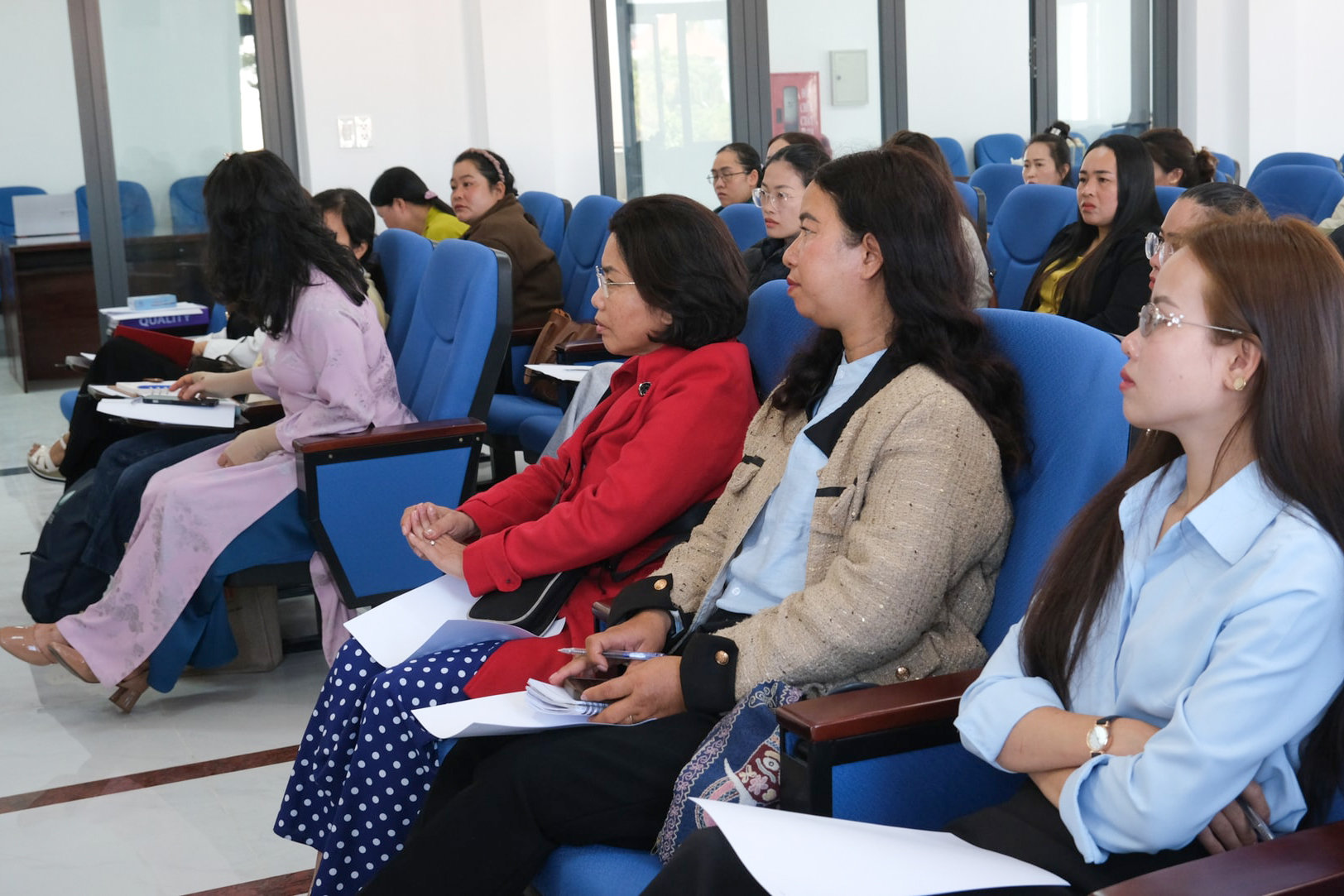 cac-hoc-vien-tham-gia-lop-tap-huan(1).jpg