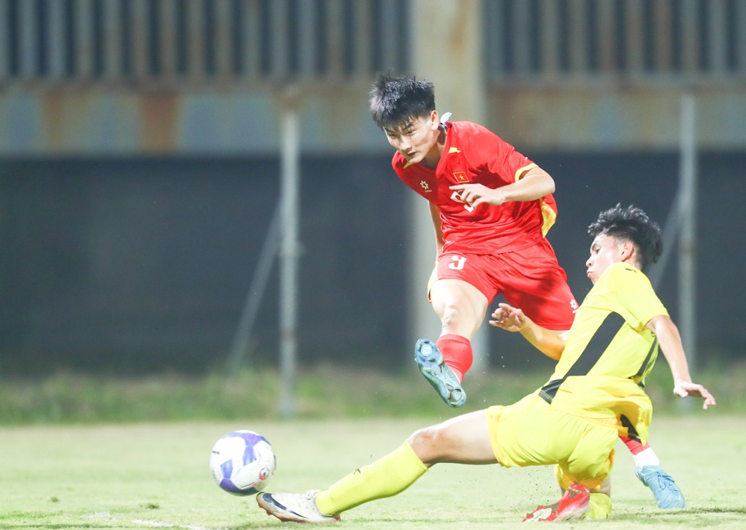 U17 Việt Nam đè bẹp Malaysia ở trận ra quân giải vô địch U17 Đông Nam Á