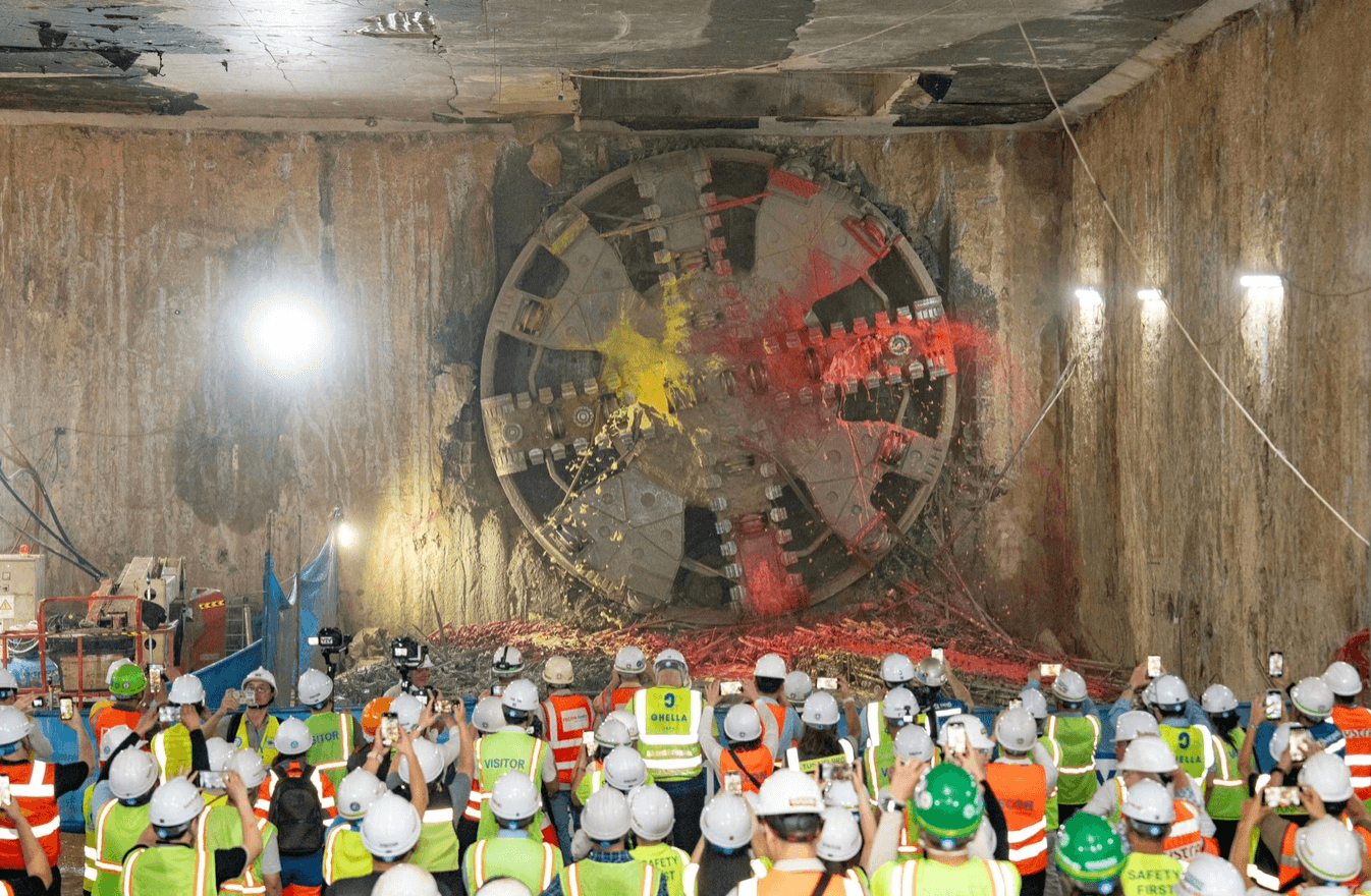 Máy đào hầm TBM số 2 mang tên Táo bạo chính thức về đích tại ga S12 đánh dấu thông hầm metro Nhổn - ga Hà Nội.