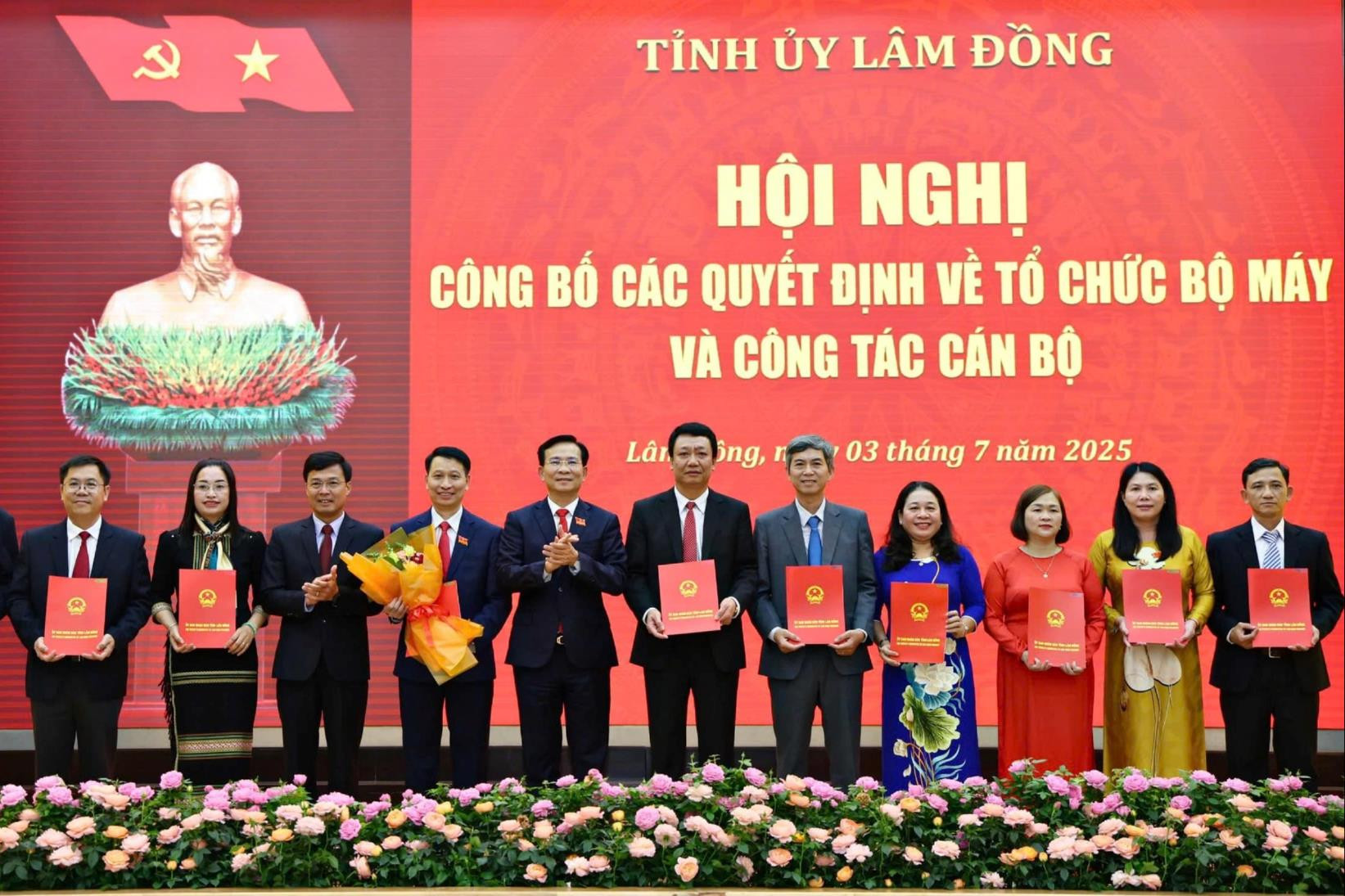 Vận hành chính quyền địa phương 2 cấp ở Lâm Đồng: Tinh gọn - hiệu lực - vì Nhân dân phục vụ