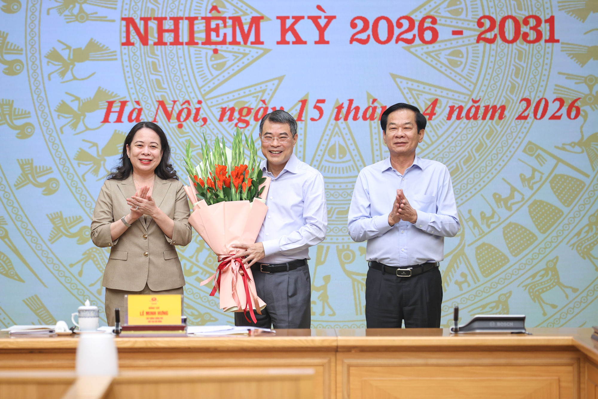 Thủ tướng: Tổ chức phong trào thi đua thiết thực, thực chất, hiệu quả, góp phần tăng trưởng 2 con số- Ảnh 1.
