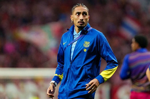Raphinha cho rằng Barca phải nhận những quyết định bất lợi từ trọng tài.