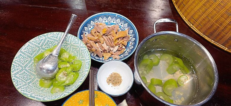 Nhữn bữa cơm đêm giản dị của NSND Xuân Bắc.