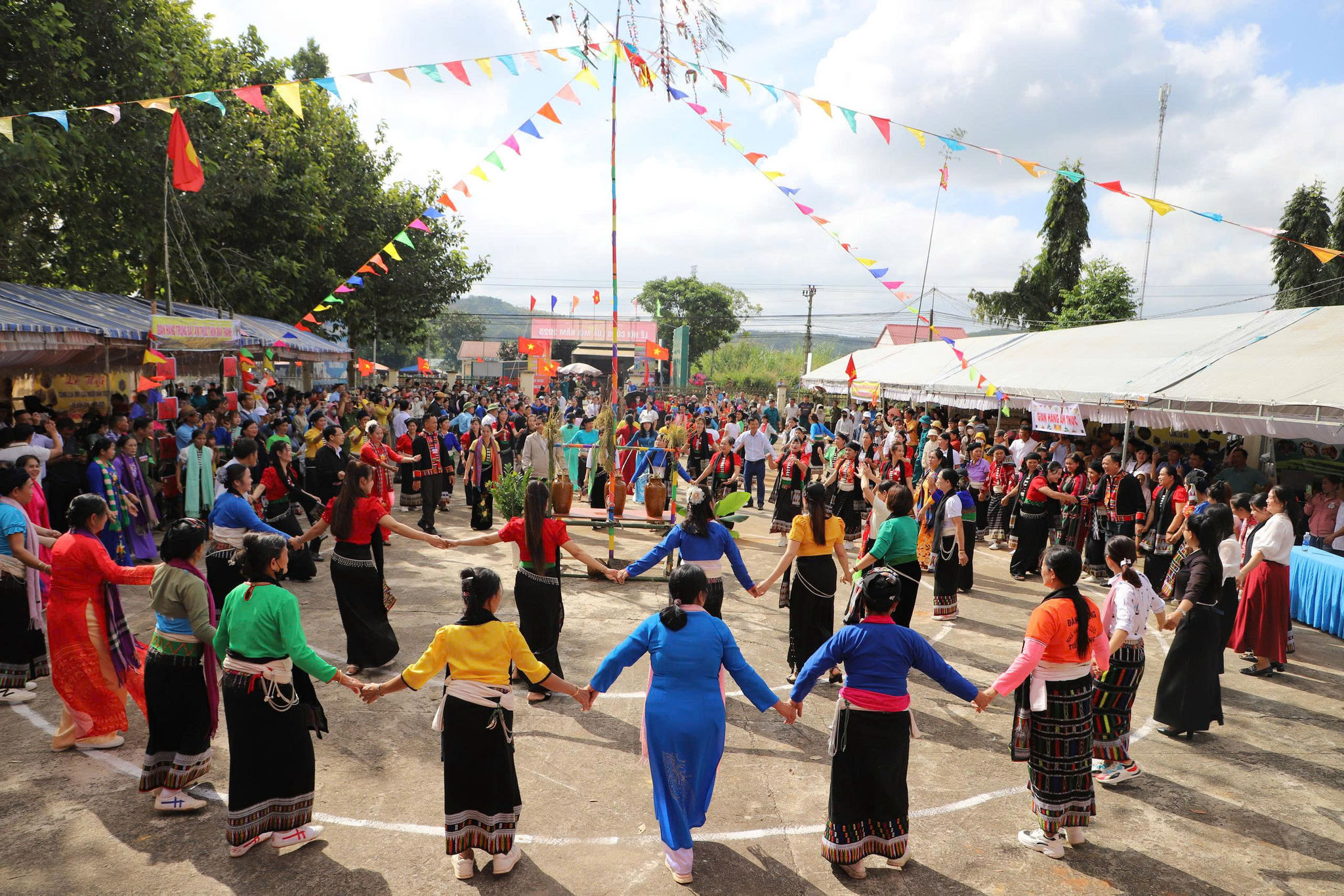 Khơi dậy sức mạnh văn hóa, tạo động lực phát triển bền vững