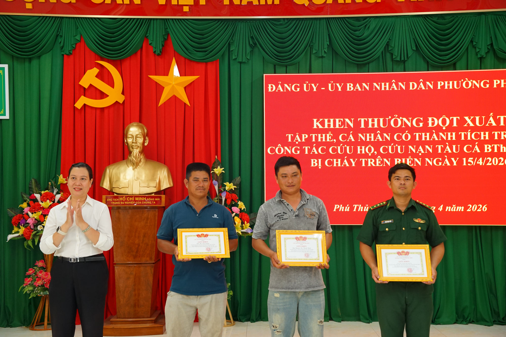 Khen thưởng đột xuất tập thể, cá nhân hỗ trợ tàu cá cháy trên biển Dubai88 nhà cái