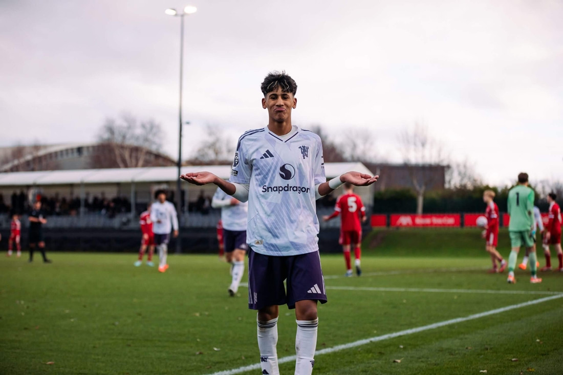 JJ Gabriel liên tục có những màn trình diễn ấn tượng trong màu áo các đội trẻ Man Utd.