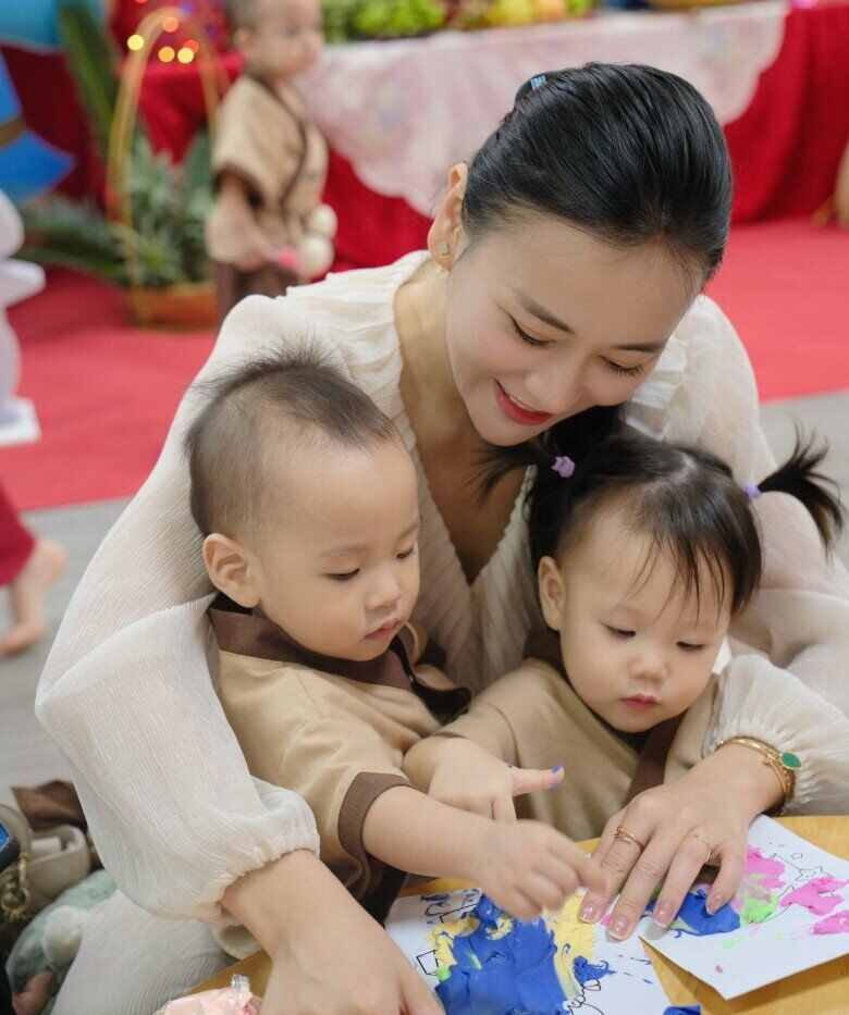 Nữ diễn viên giữ lối sống chỉn chu và dành nhiều thời gian chăm sóc gia đình.
