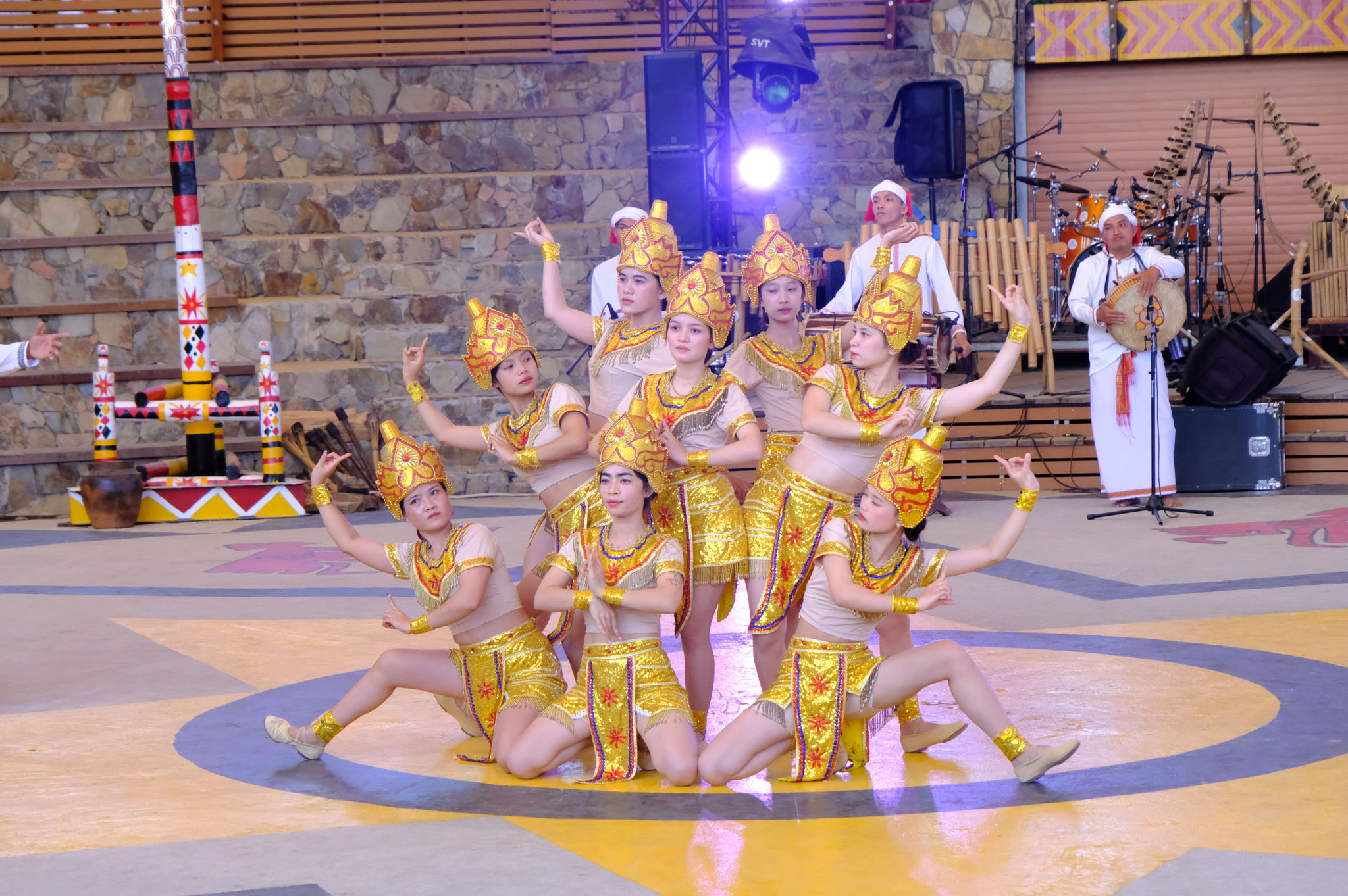 La danza tradizionale Cham viene eseguita nel centro di Lam Dong.