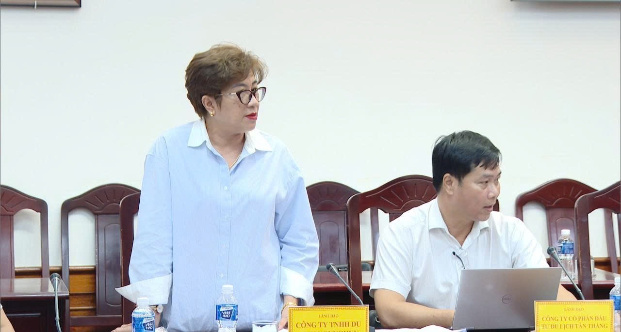 Đại diện Công ty TNHH Du lịch Young Huy trình bày khó khăn của dự án