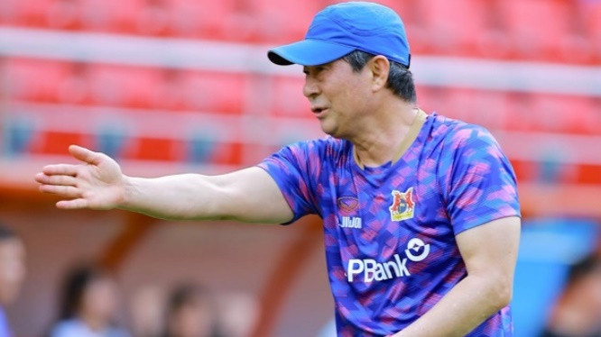 Tân HLV Bae Ji-won đặt mục tiêu đưa CLB Ninh Bình vô địch V.League.