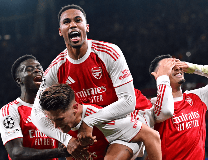 Bài toán nhân sự gây tranh cãi tại Arsenal.