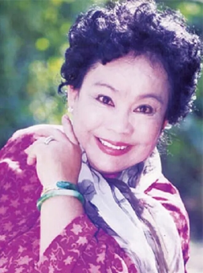 Nghệ sĩ Kim Ngọc trên sân khấu cải lương