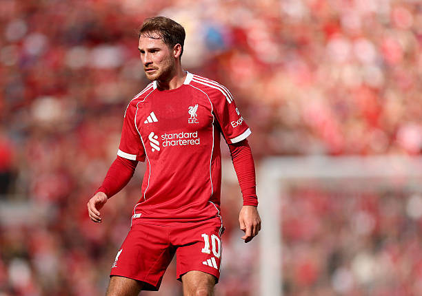 Suất đá chính của Mac Allister tại Liverpool đang bị đe dọa.