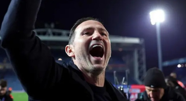 Lampard tạo chiến tích cùng Coventry.