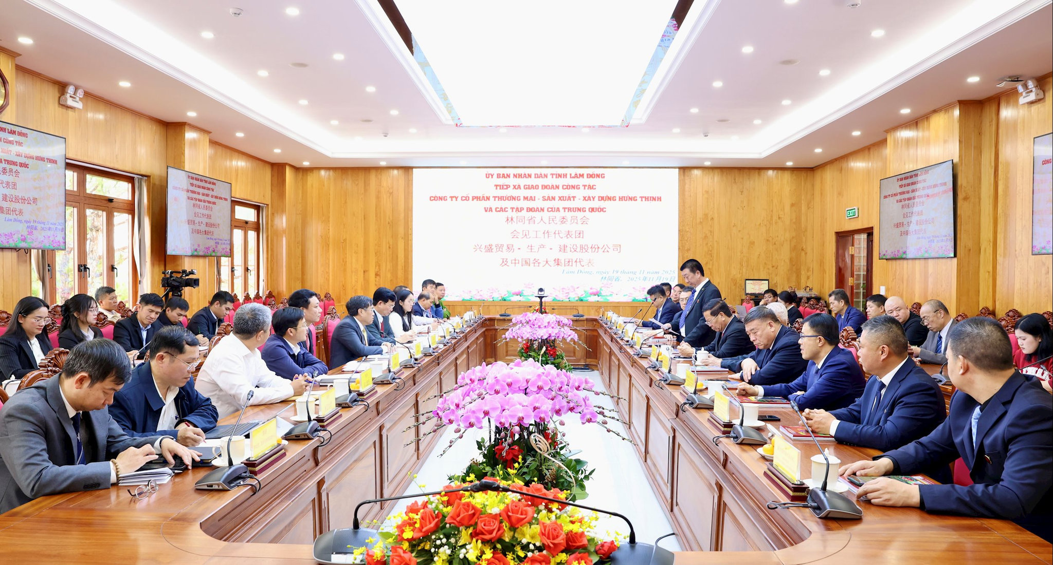 Quang cảnh buổi tiếp x&atilde; giao