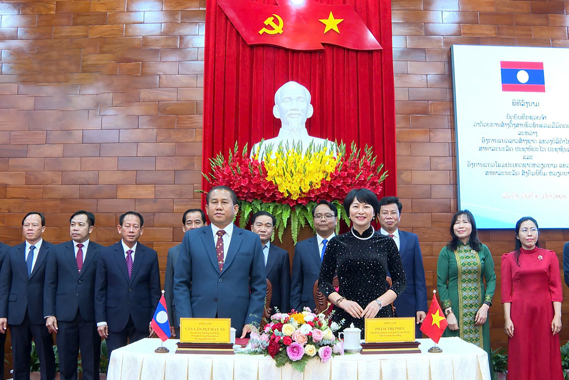 Ủy ban MTTQ Việt Nam tỉnh L&acirc;m Đồng v&agrave; Ủy ban Mặt trận L&agrave;o x&acirc;y dựng đất nước tỉnh Bolykhamxay đ&atilde; k&yacute; kết Bản ghi nhớ hợp t&aacute;c