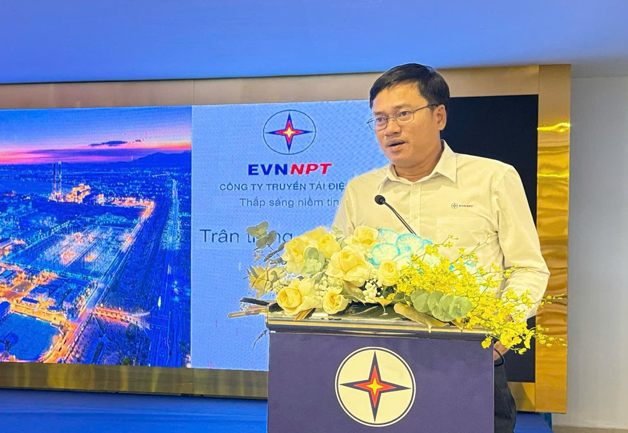 ong-nguyen-van-phong-pho-truyen-tai-dien-lam-dong-tham-luan-trong-hoi-nghi(1).jpg