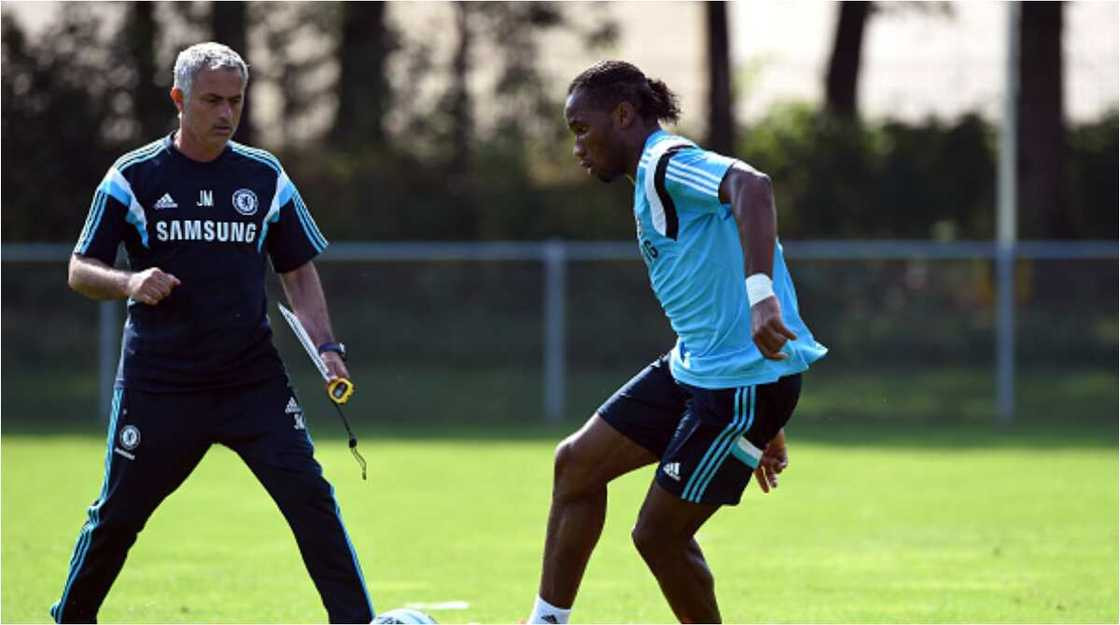 Didier Drogba từ một cầu thủ bị hoài nghi trở thành huyền thoại vĩ đại nhất Chelsea.
