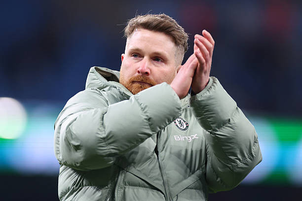 Calum McFarlane nhận được sự tin tưởng tuyệt đối từ ban lãnh đạo Chelsea nhờ chuyên môn và mối quan hệ tốt.