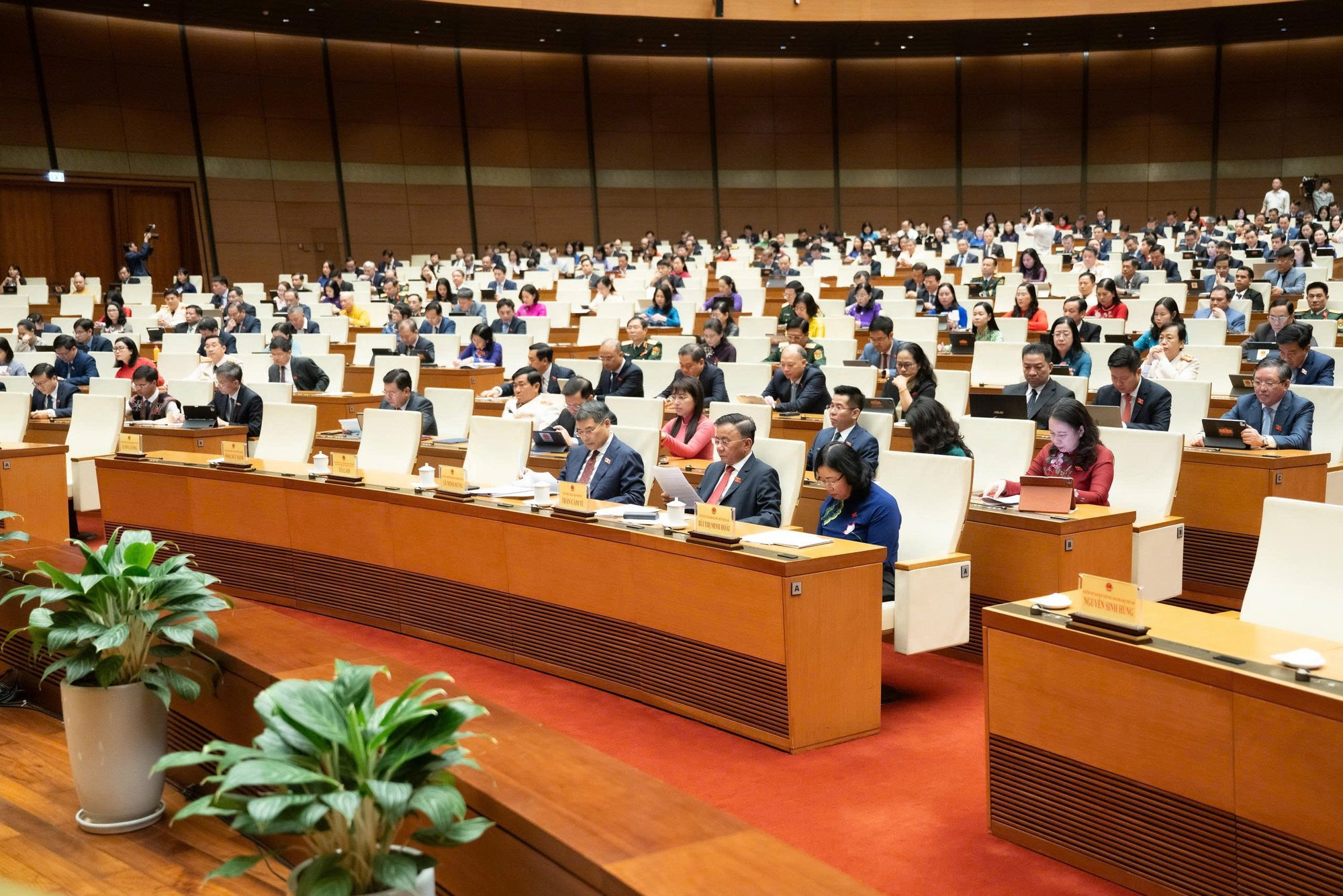 Thông qua Luật sửa đổi, bổ sung 4 luật: Thuế thu nhập cá nhân, Thuế giá trị gia tăng, Thuế thu nhập doanh nghiệp, Thuế tiêu thụ đặc biệt- Ảnh 4.
