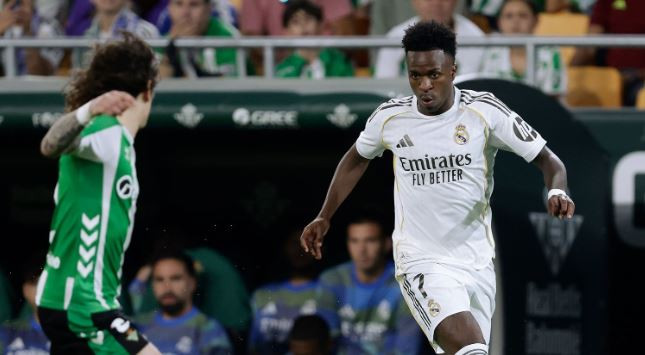 Vinicius Junior ăn mừng bàn thắng mở tỷ số cho Real Madrid trước Real Betis.