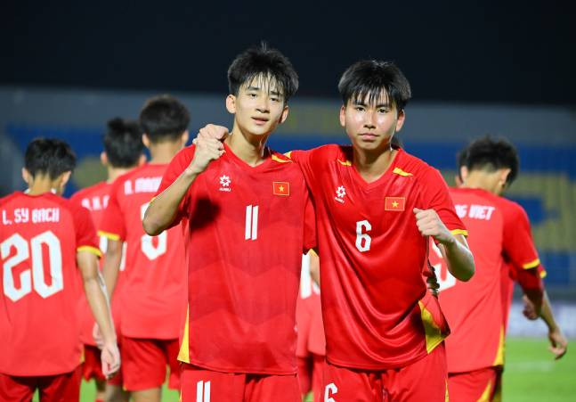Báo giới Đông Nam Á đồng loạt ngả mũ trước kỷ lục vô địch của U17 Việt Nam.