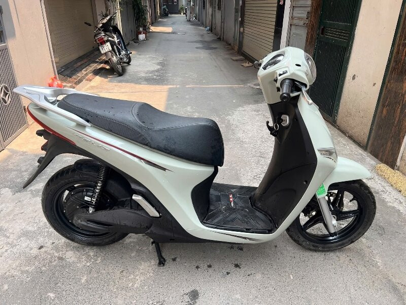 Hỗ trợ sạc nhanh trên xe máy điện VinFast Feliz 2025