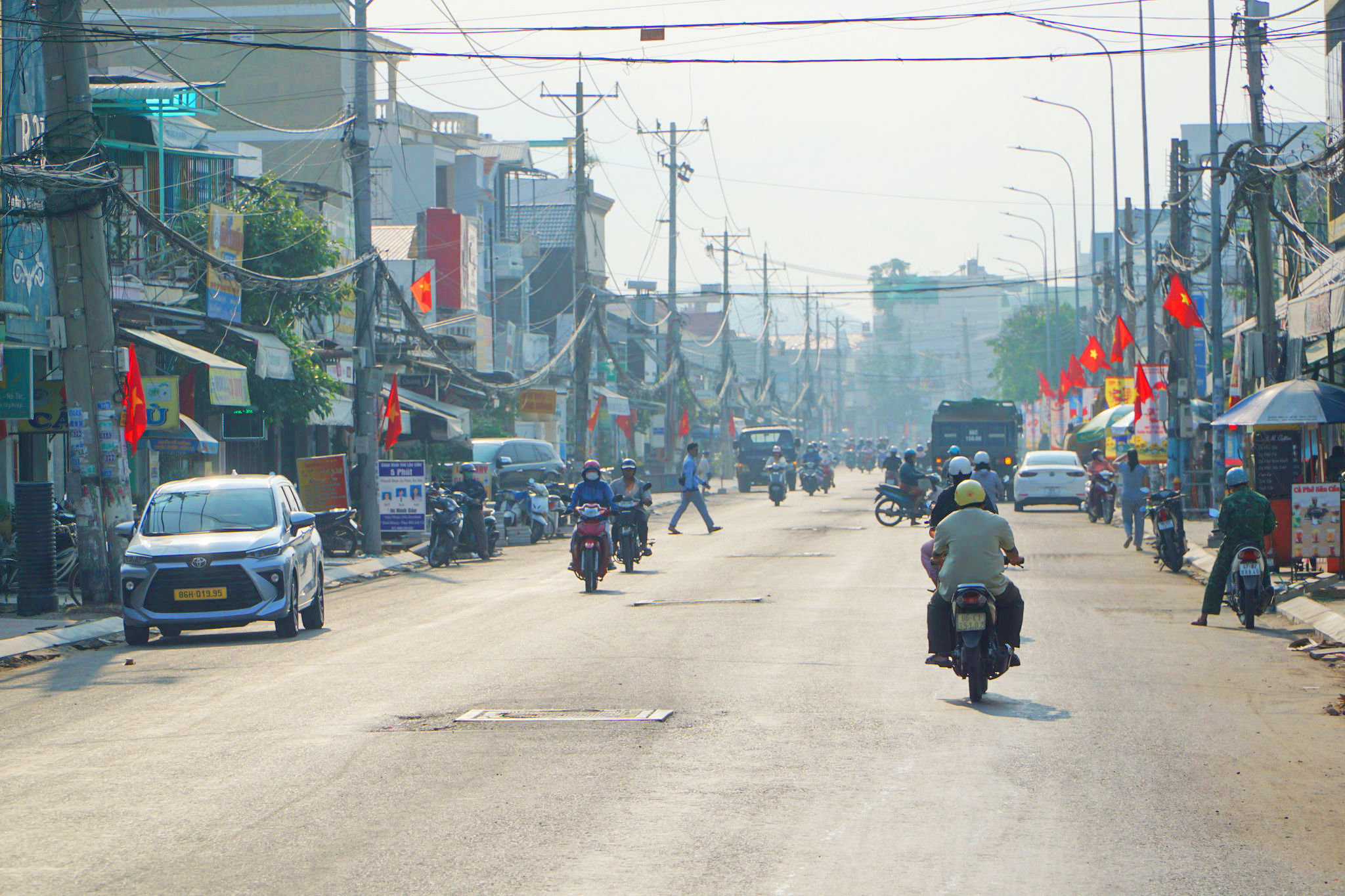 Current state of Thu Khoa Huan Road