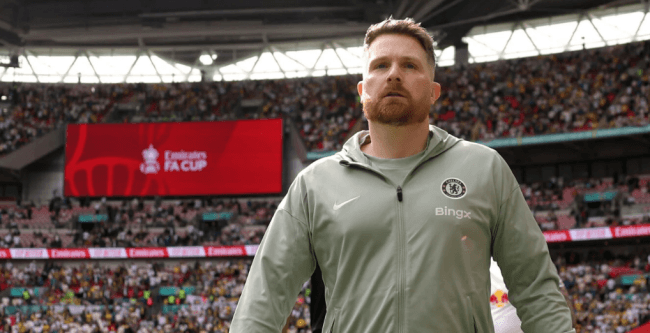 Calum McFarlane ghi dấu ấn khi giúp Chelsea hạ Leeds.