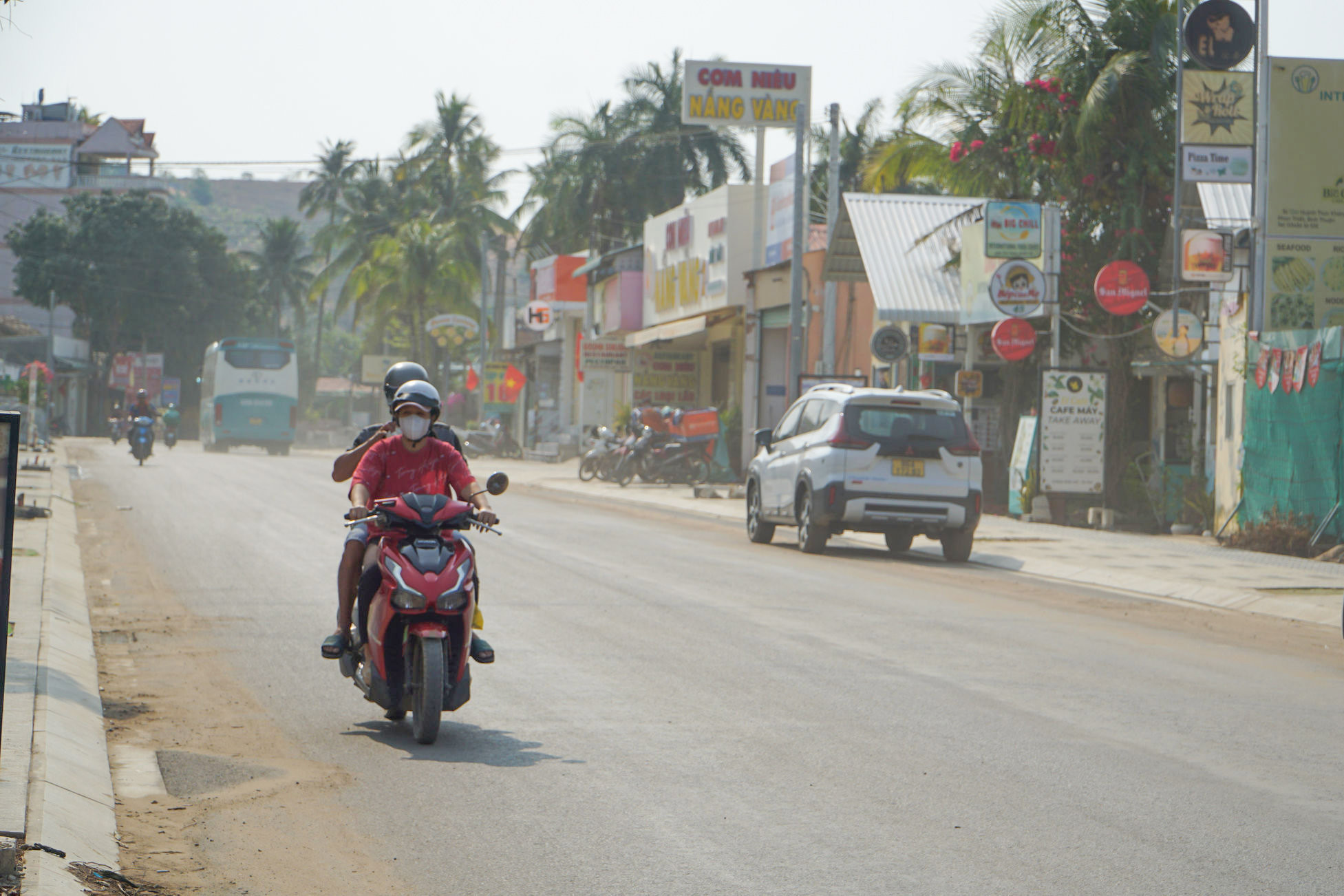 Current state of Huynh Thuc Khang Road