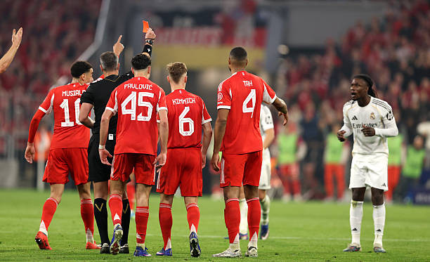 Sai lầm trong trận đấu với Bayern Munich khiến Camavinga đánh mất lòng tin của HLV Arbeloa trong các trận cầu quan trọng.