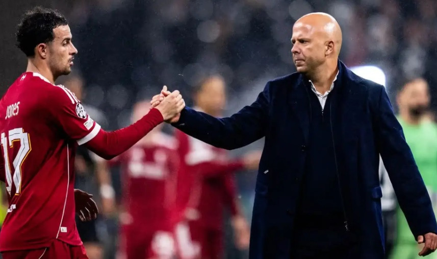 Liverpool có thể mắc sai lầm nếu bán Curtis Jones