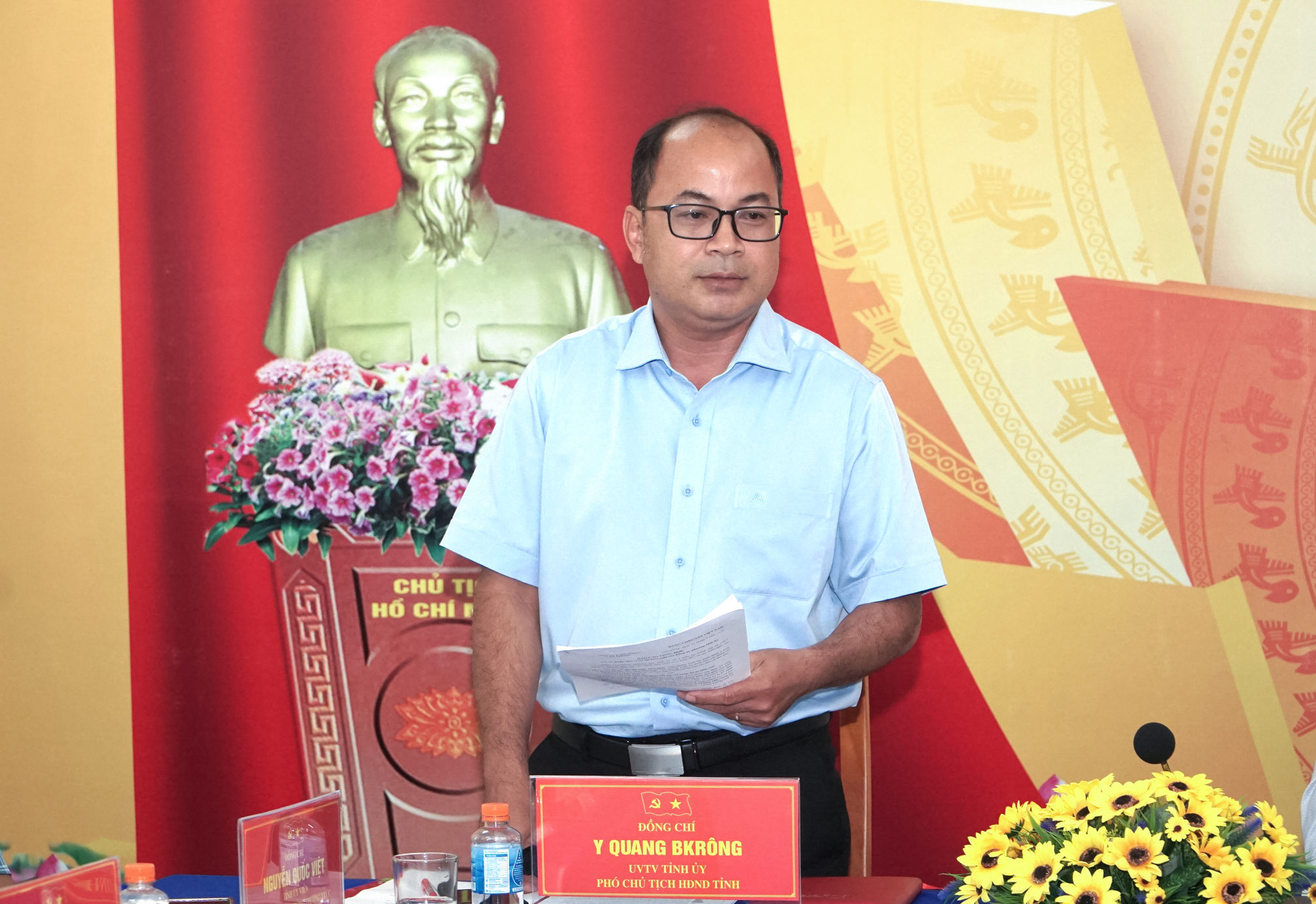 dong-chi-y-quang-bkrong-uy-vien-ban-thuong-vu-tinh-uy-pho-chu-tich-hdnd-tinh-to-truong-to-theo-doi-dia-ban-so-03-phat-bieu-tai-buoi-lam-viec(1).jpg