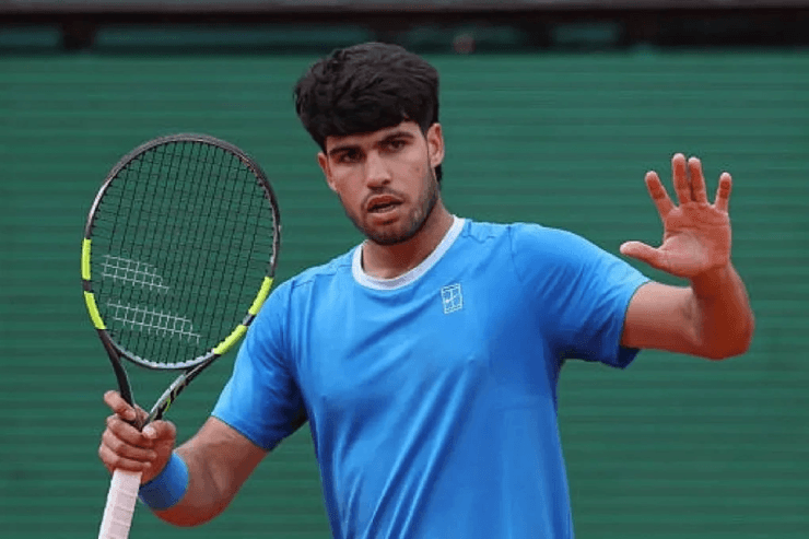 Carlos Alcaraz v&agrave; chấn thương cổ tay: Nguy cơ lỡ hẹn Wimbledon 2026