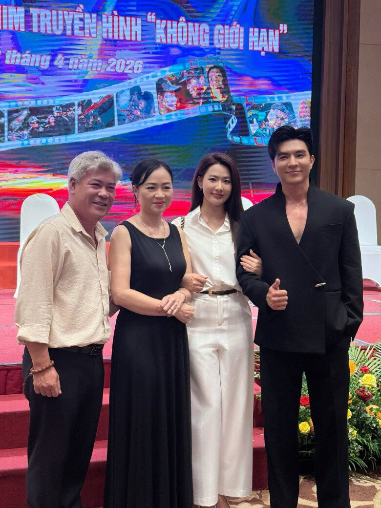 Phần thưởng cao quý này không chỉ dành riêng cho 2 diễn viên chính mà còn là sự vinh danh nỗ lực của toàn bộ đoàn làm phim.