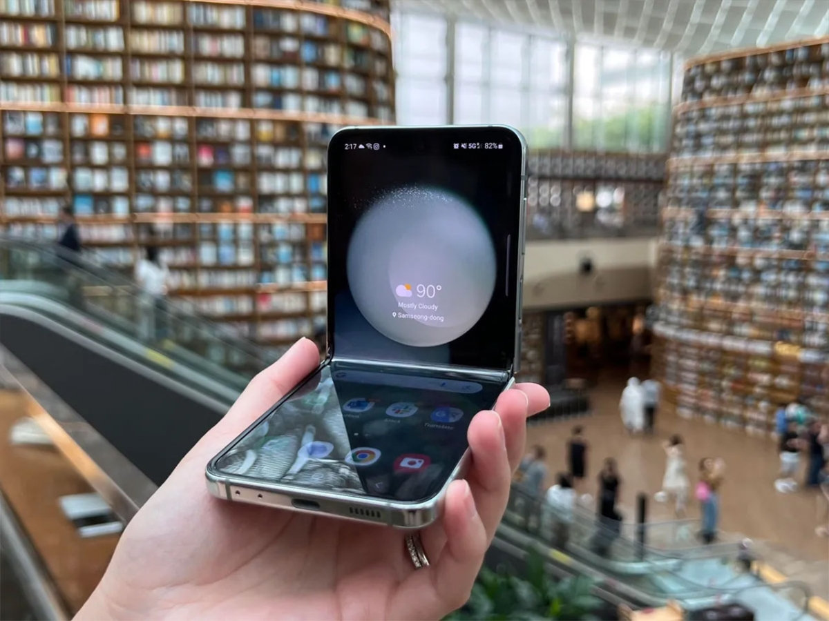 Galaxy Z Flip5 cải thiện âm thanh loa ngoài và đàm thoại trên One UI 8.5 Beta 2
