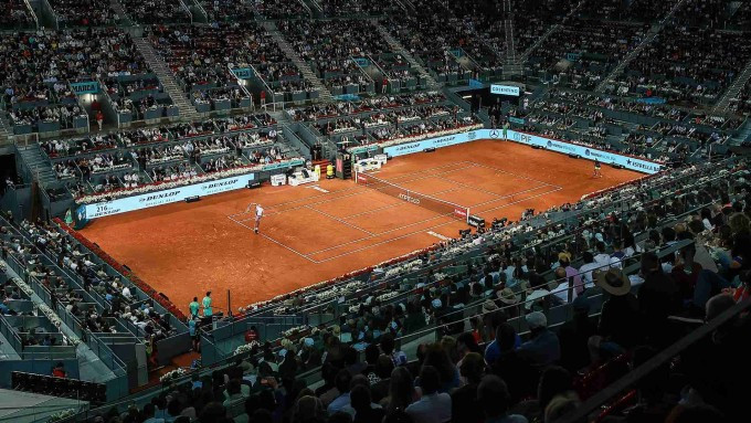 Sân đấu Manolo Santana tại tổ hợp Caja Majica, Madrid, Tây Ban Nha.