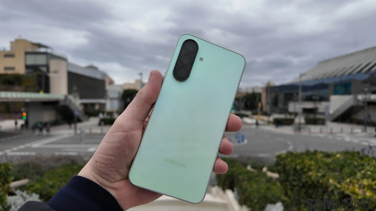 Galaxy A36 và A35 khắc phục độ trễ bảng điều khiển nhanh