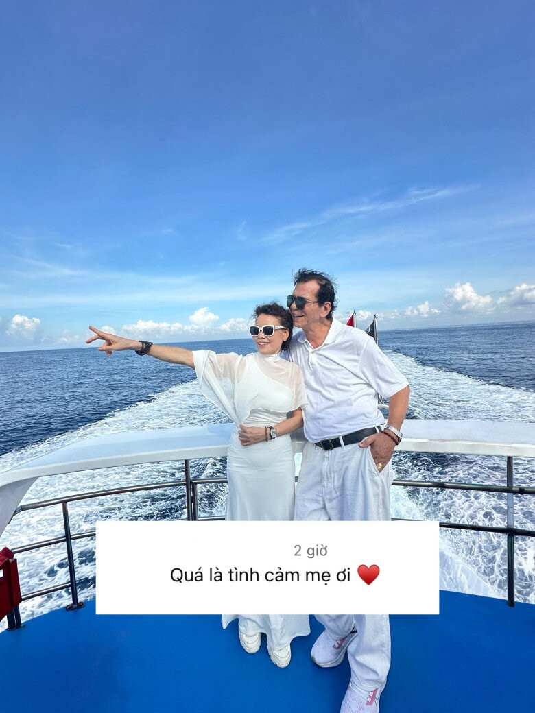 Khán giả nhận xét bố mẹ Hồ Ngọc Hà tình cảm khi luôn xuất hiện cạnh nhau.