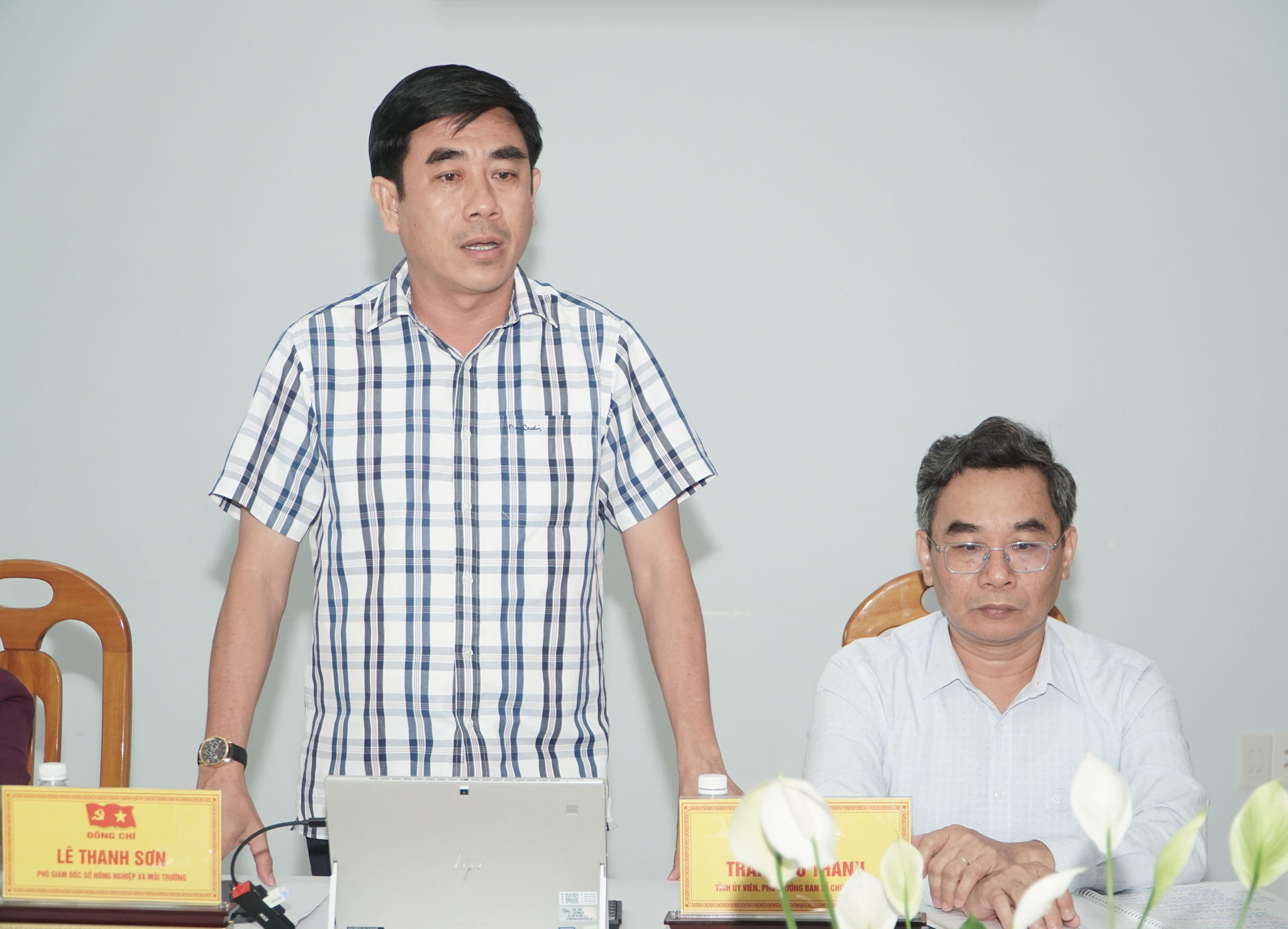 Lãnh đạo Sở Nông nghiệp và Môi trường phát biểu tại buổi làm việc