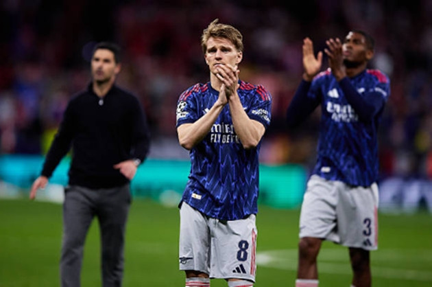 Đội trưởng Martin Odegaard rời sân sớm trong sự ngỡ ngàng của người hâm mộ.